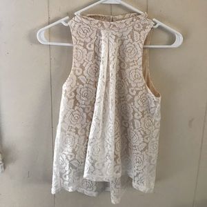Lacey White tank top 💕